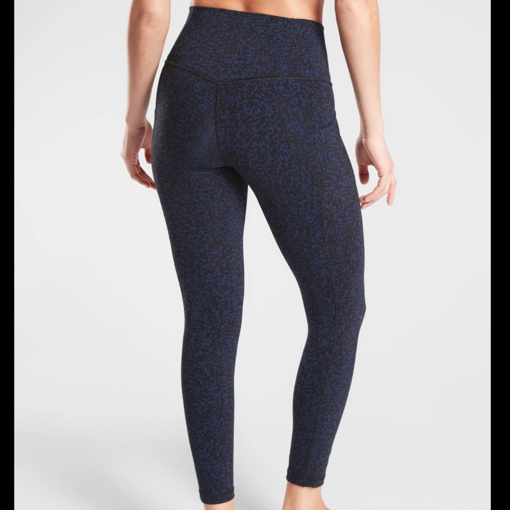 Athlete Salutation Stash Pocket Gravel Tight‎ Leggings